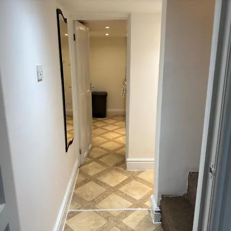 1 Bedroom - - Near Centre - Elland Road
