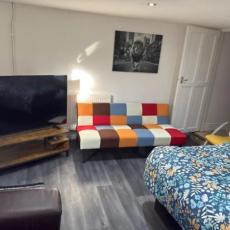 1 Bedroom - - Near Centre - Elland Road Holiday home *
