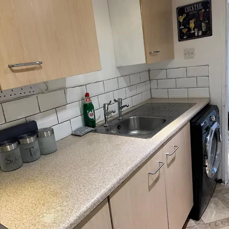 1 Bedroom - - Near Centre - Elland Road *