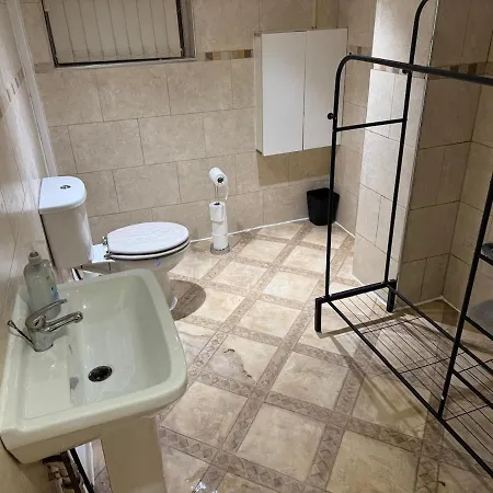 1 Bedroom - - Near Centre - Elland Road Leeds (West Yorkshire)